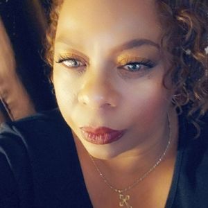 Meet your Posher, Monique